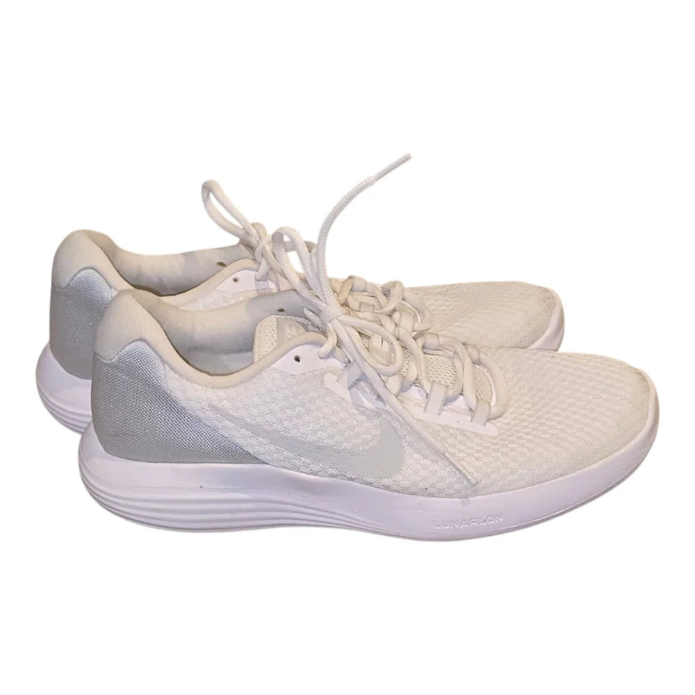 Nike Women's Lunarconverge White/Pure Platinum Wolf Grey‎ Running Shoes Sneakers